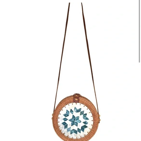Handcrafted Shell Embellishment Rattan Leather Crossbody Bag Women’s - Picture 2 of 10